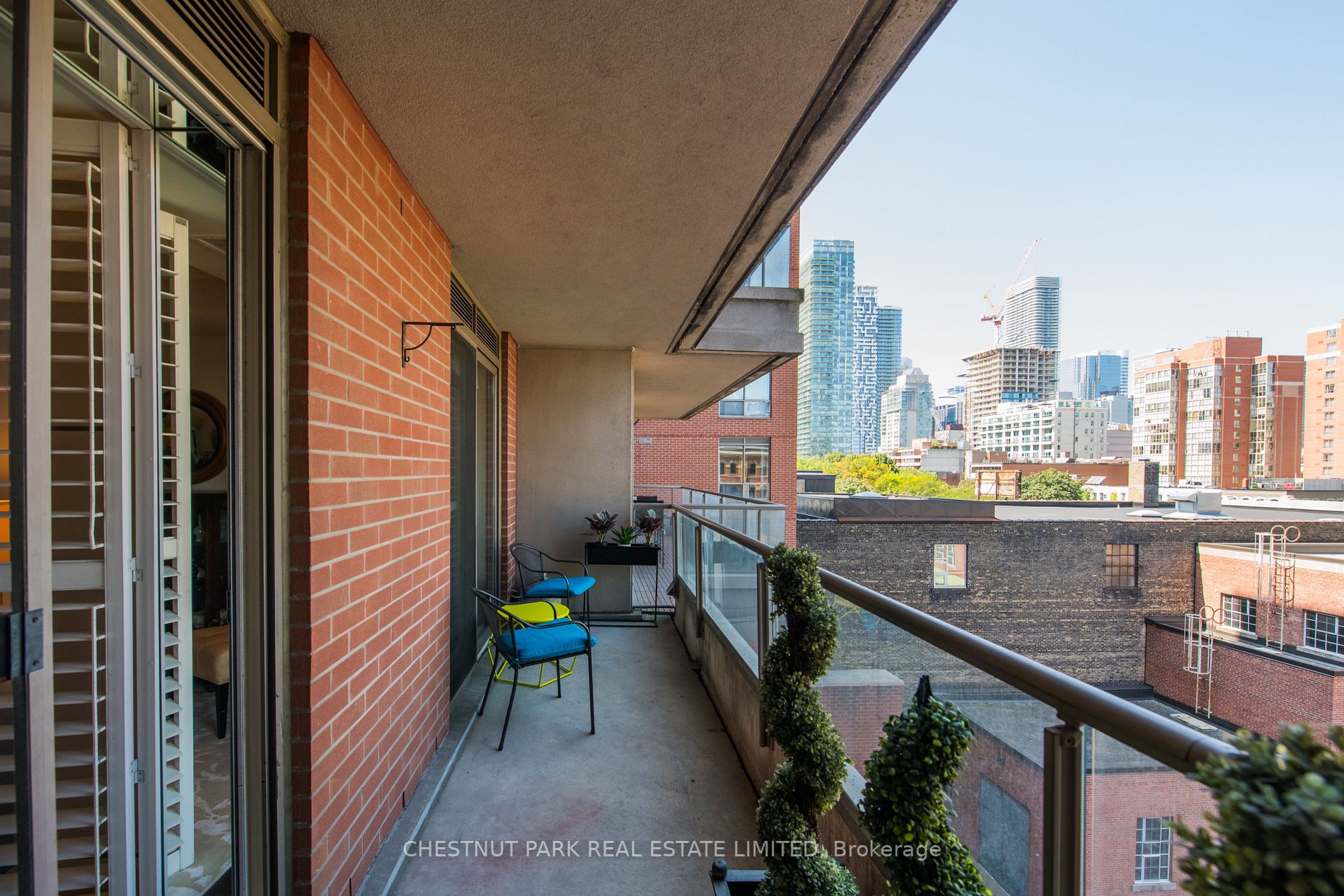168 King St E 01 Property Photo 26