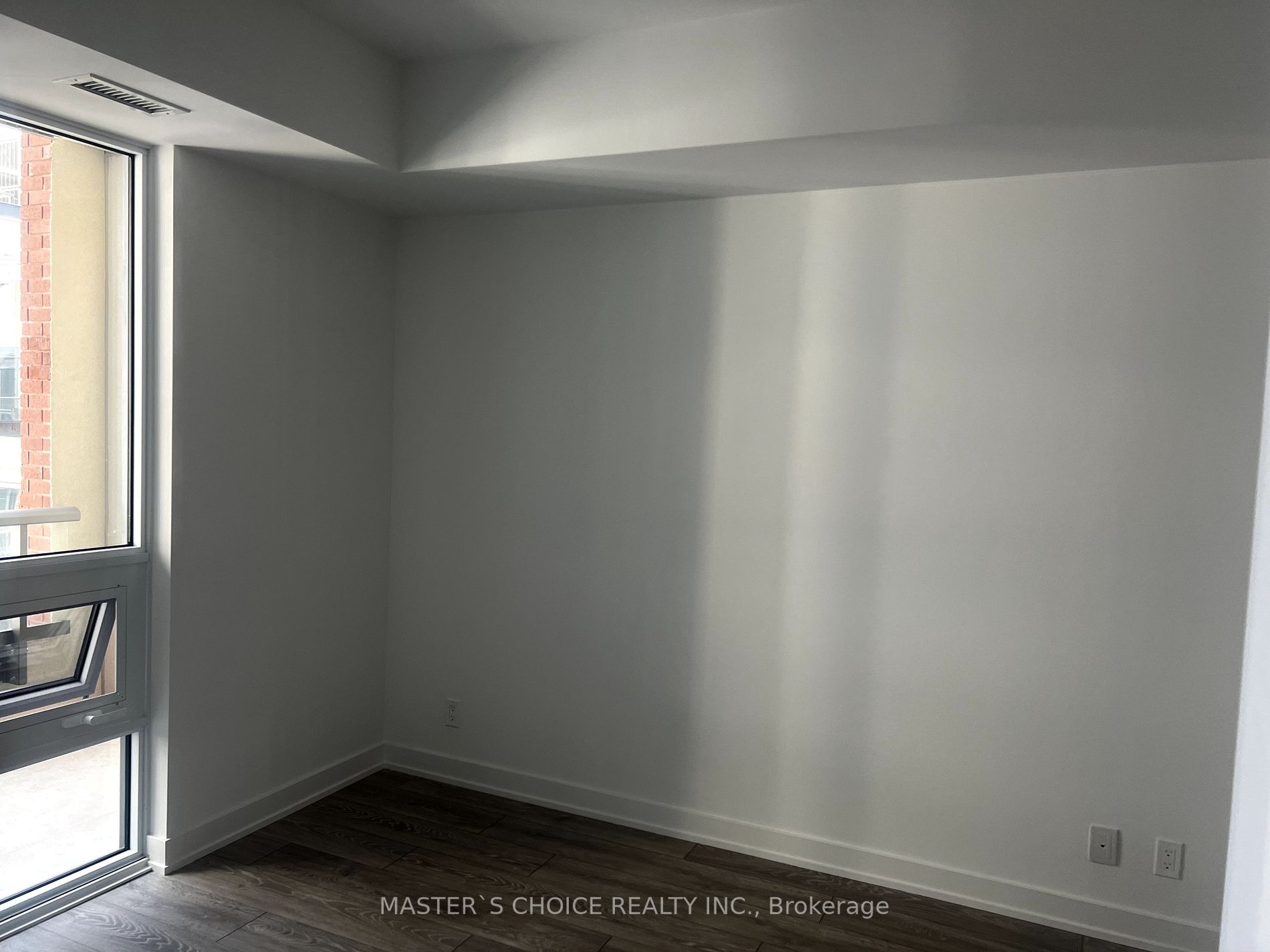 108 Peter St Property Photo 7