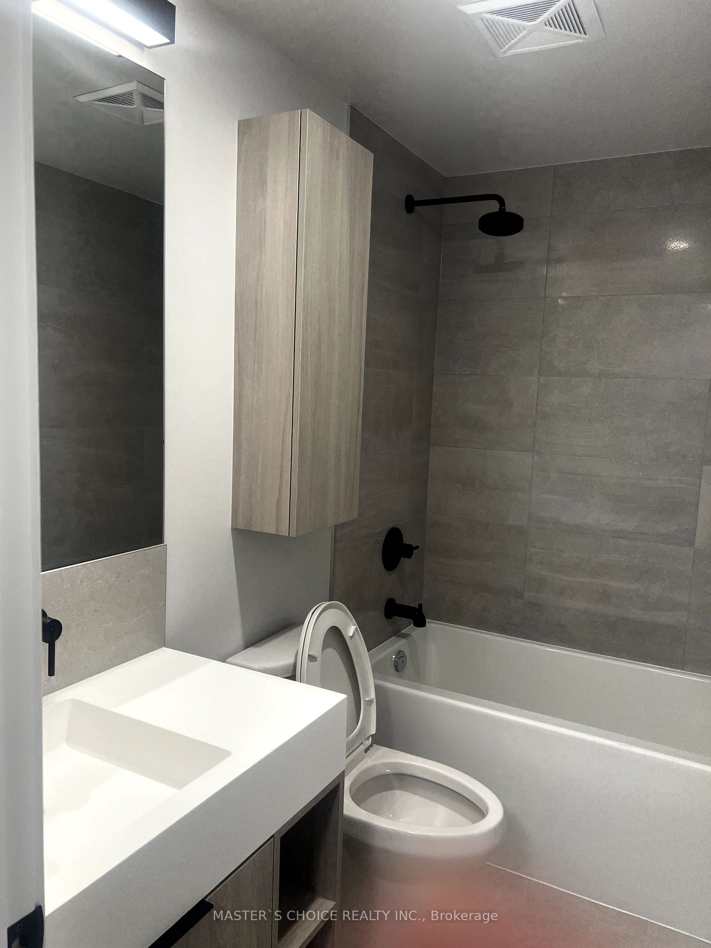 108 Peter St Property Photo 10