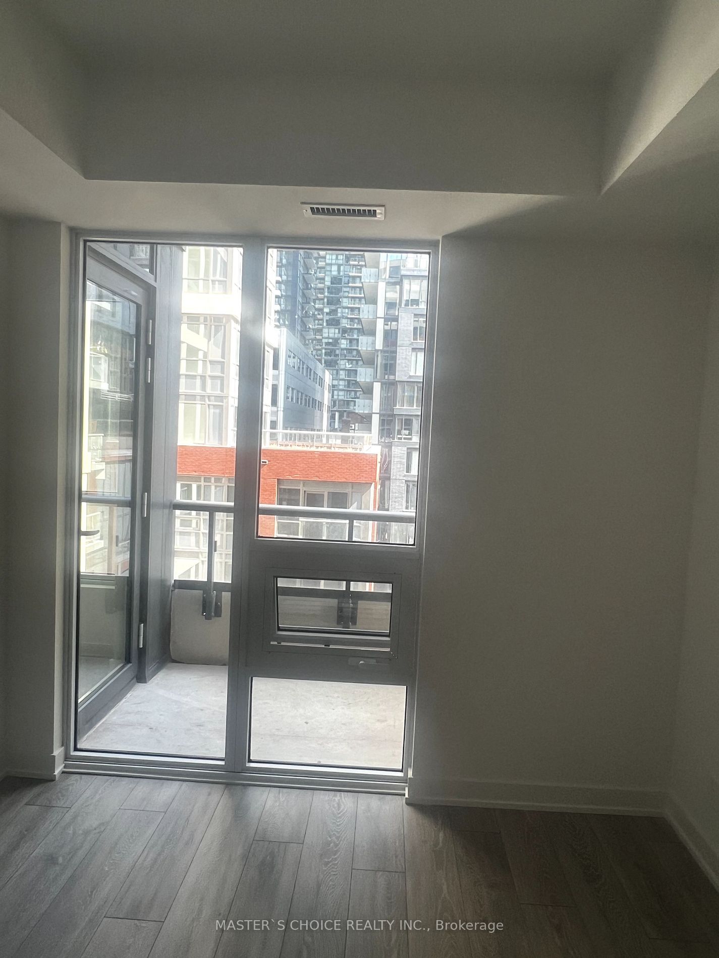 108 Peter St Property Photo 11
