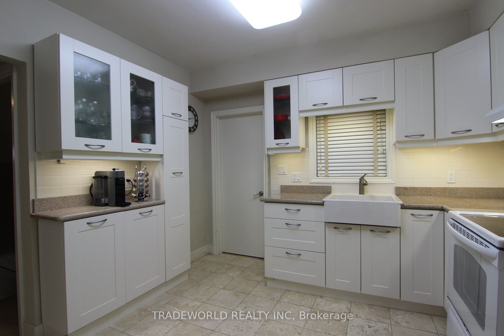 107 Elmwood Ave Property Photo 6