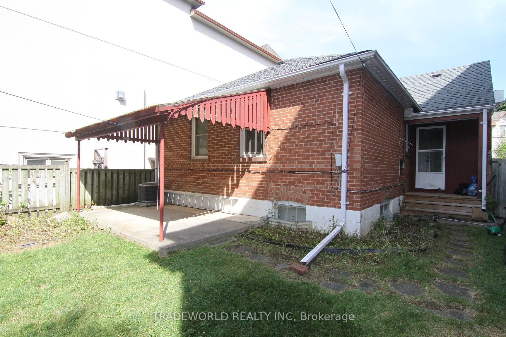 107 Elmwood Ave Property Photo 17