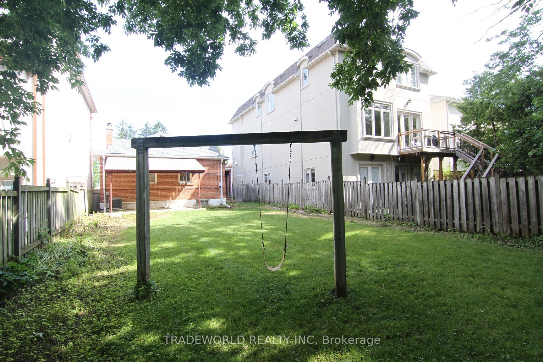107 Elmwood Ave Property Photo 18