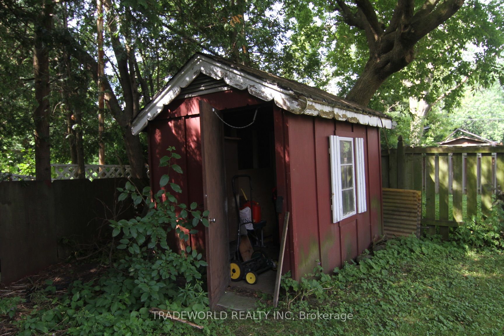 107 Elmwood Ave Property Photo 19