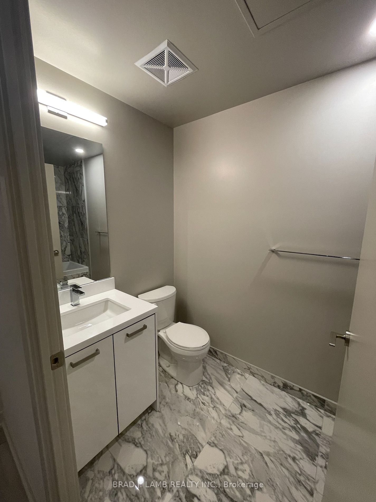 458 Richmond St W 06 Property Photo 5
