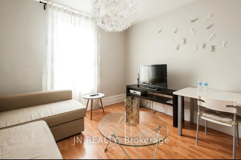 312 Harbord St Property Photo 15
