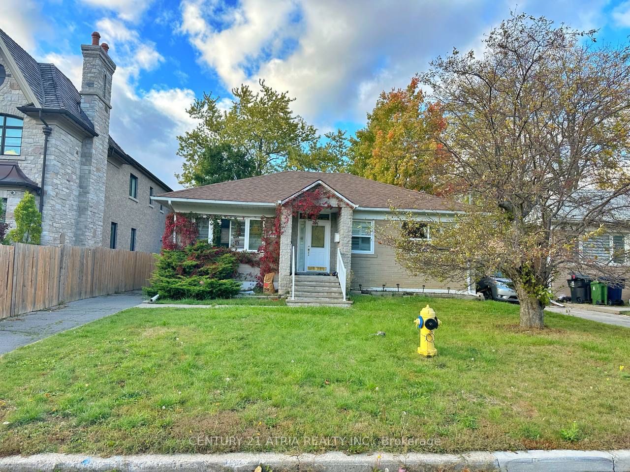 82 Caines Ave Property Photo 1