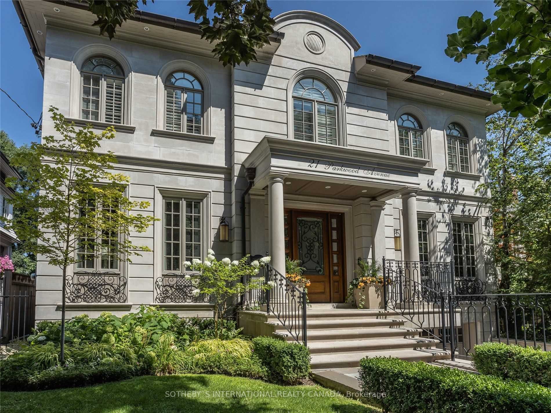 21 Parkwood Ave Property Photo 2