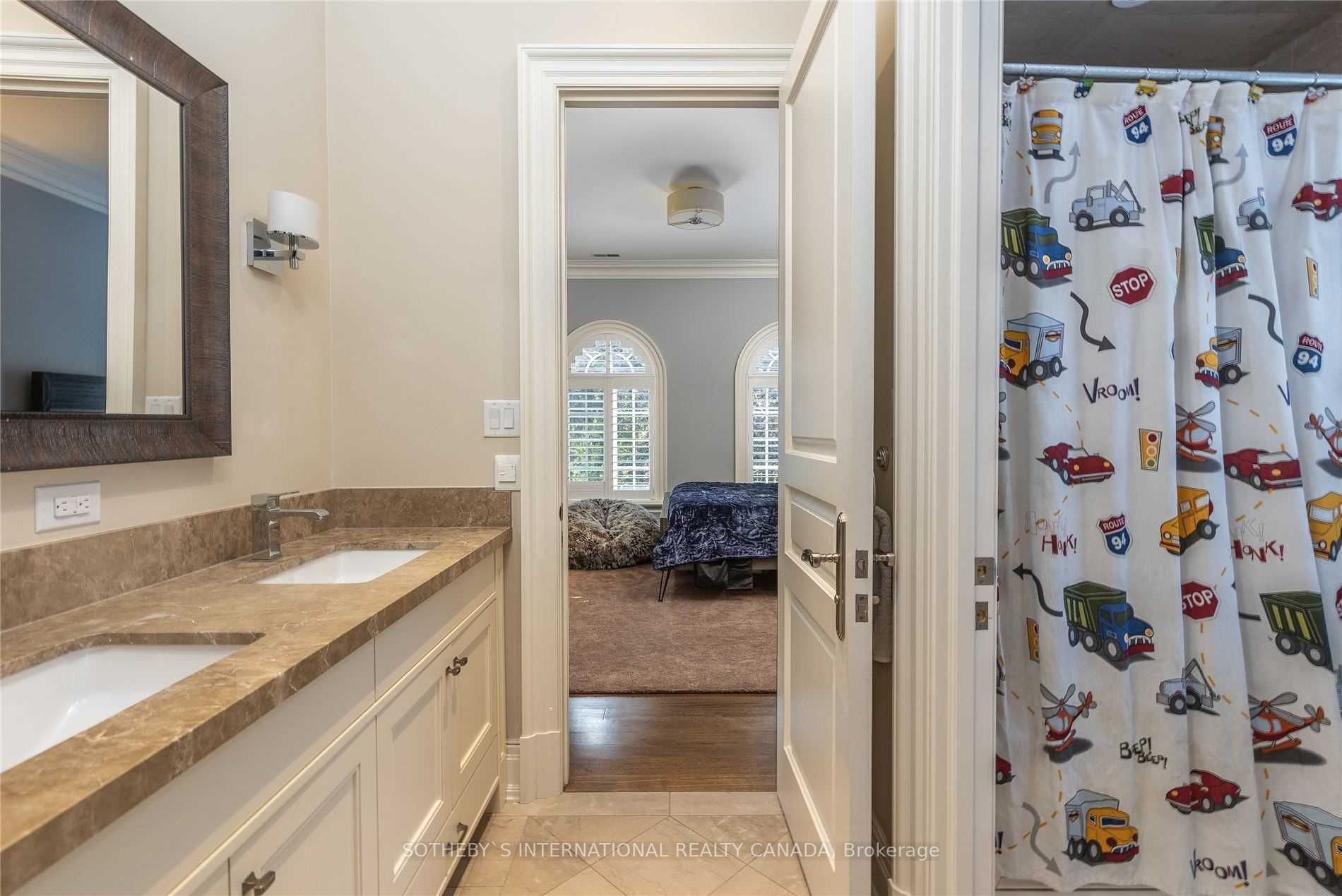 21 Parkwood Ave Property Photo 19