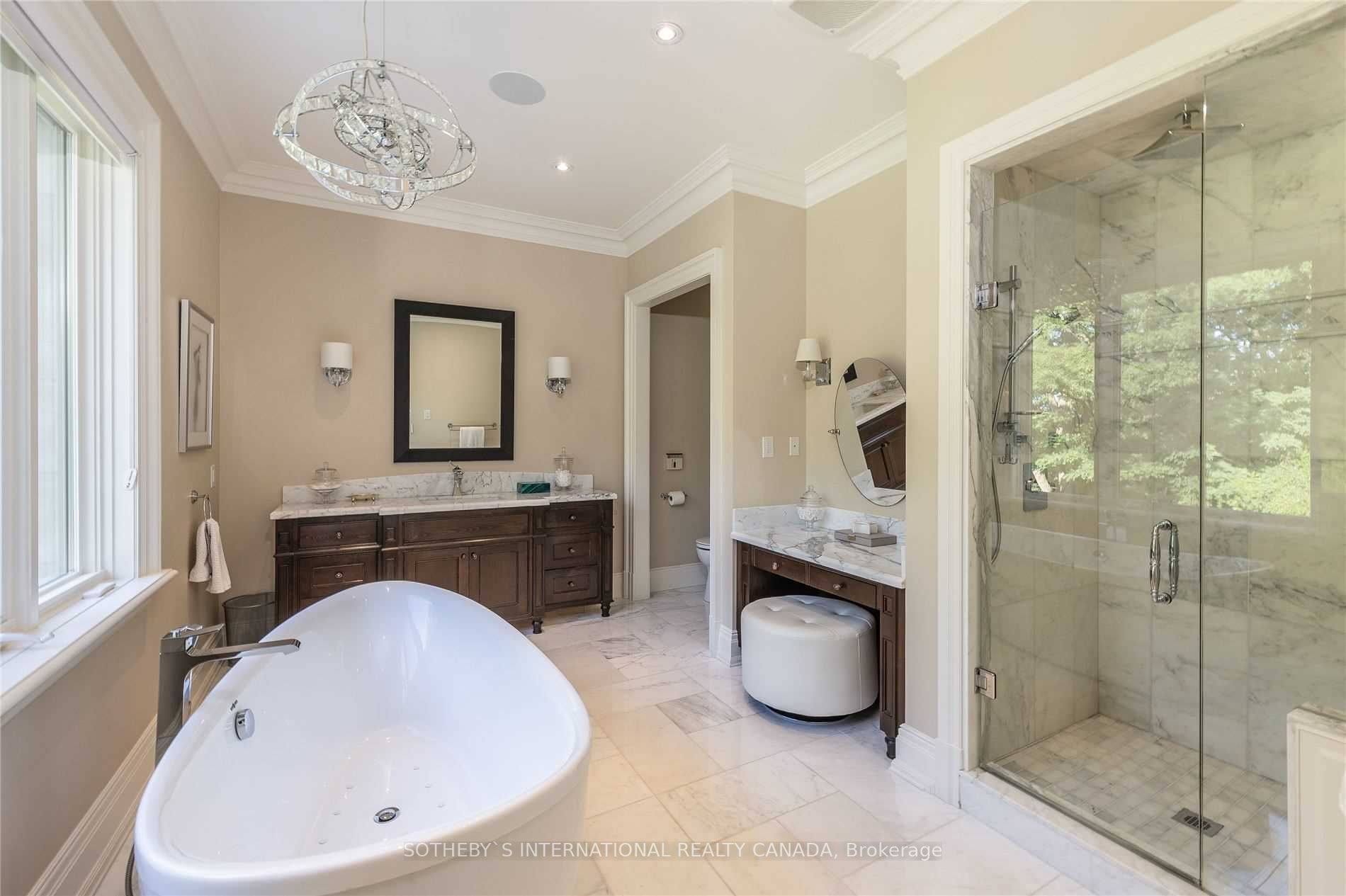 21 Parkwood Ave Property Photo 26