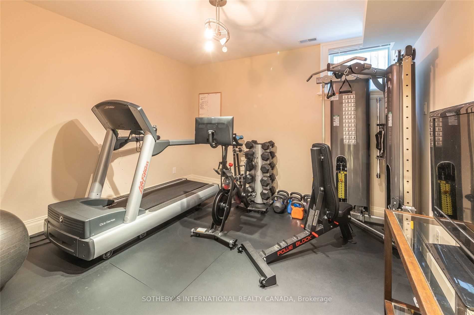 21 Parkwood Ave Property Photo 29