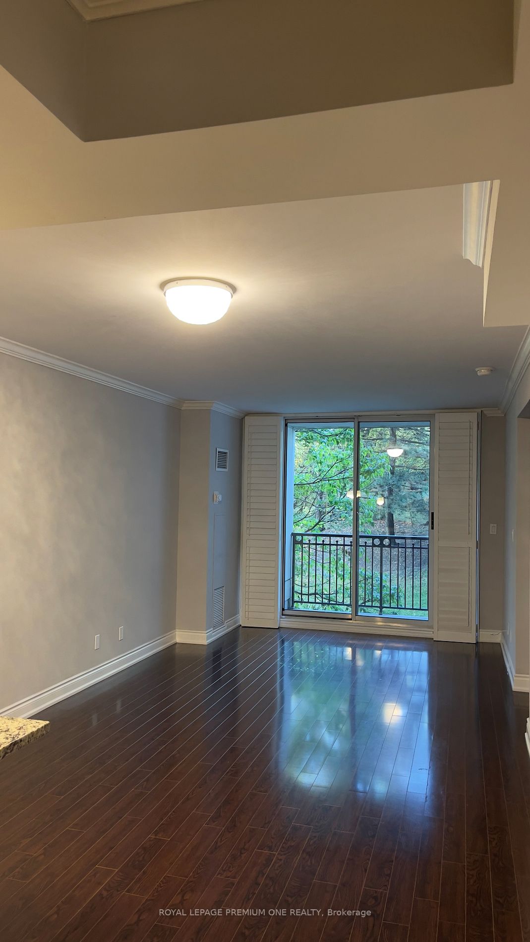 18 William Carson Cres Property Photo 3