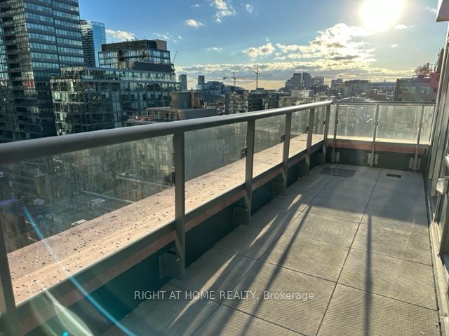 108 Peter St 16 Property Photo 1