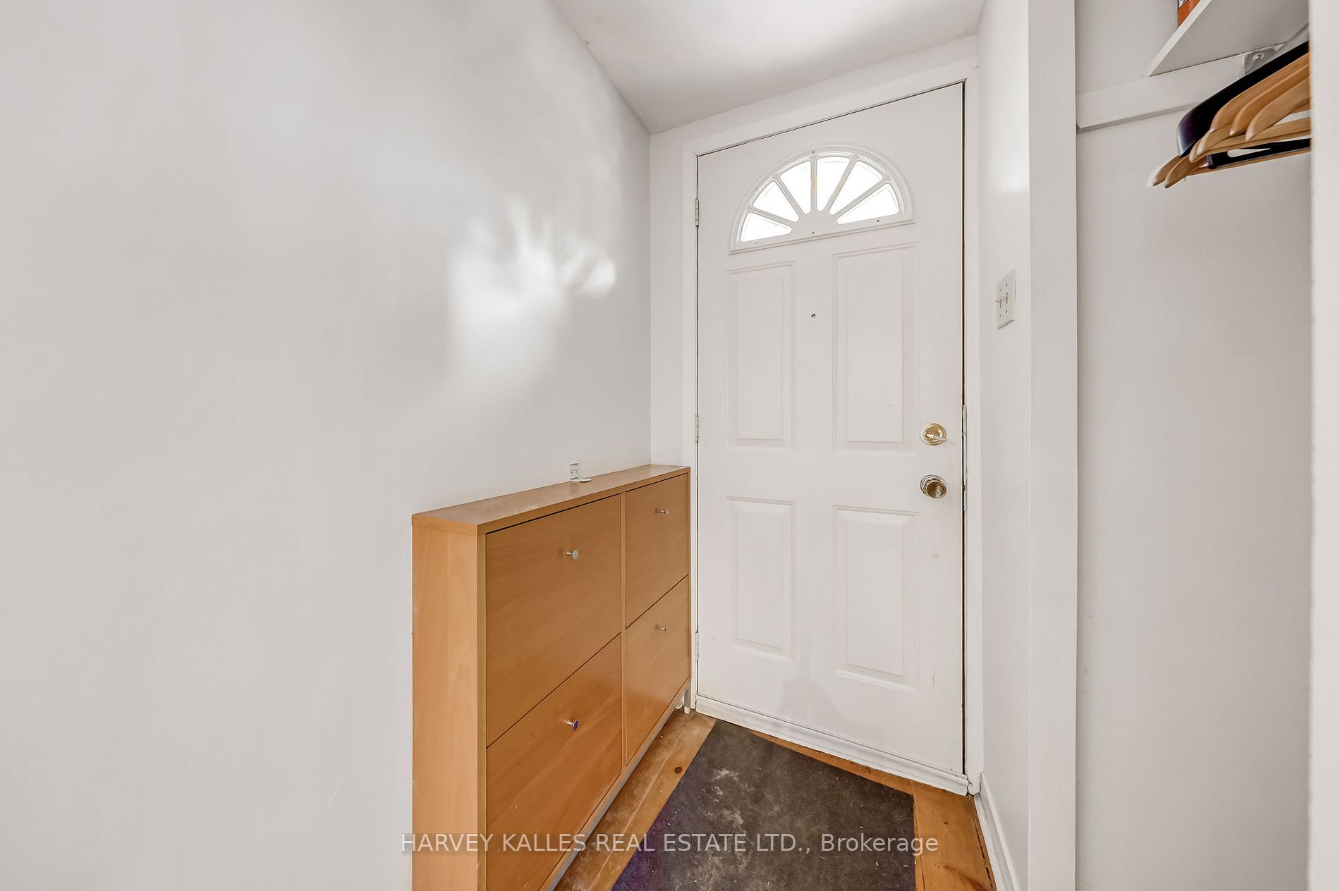 325 Jarvis St Property Photo 2