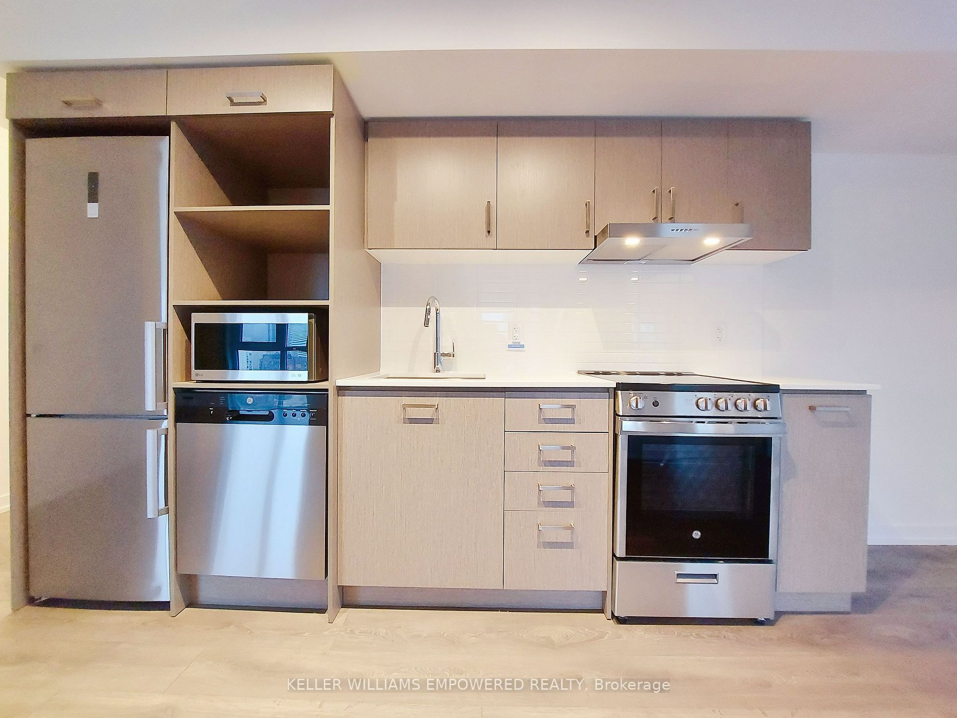 219 Dundas St E 06 Property Photo 5
