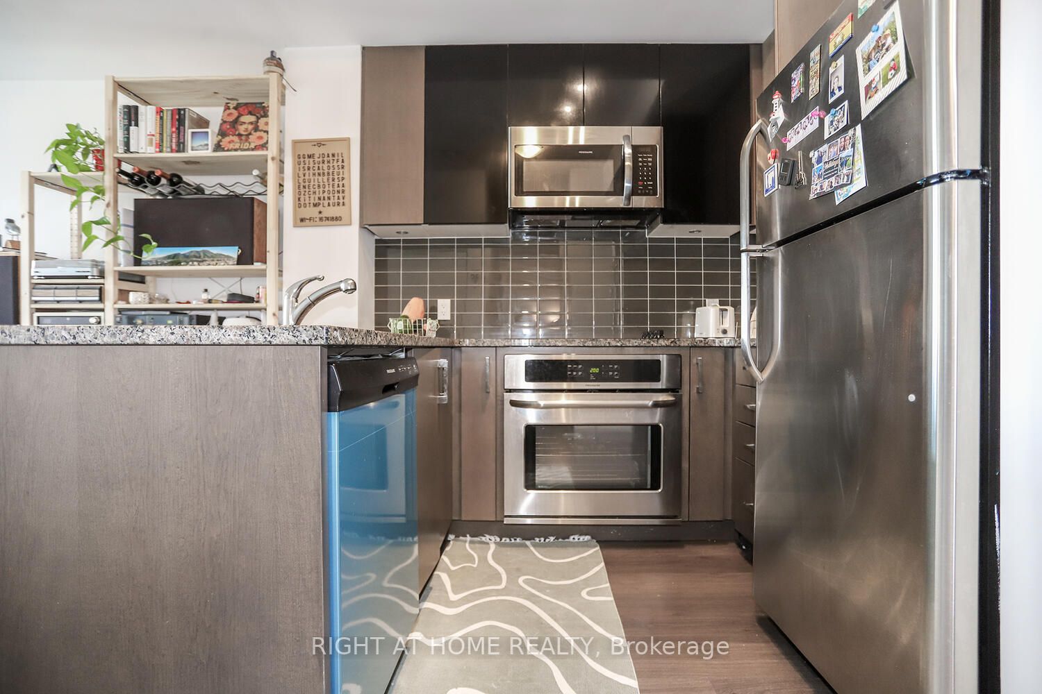 89 Dunfield Ave E 04 Property Photo 9