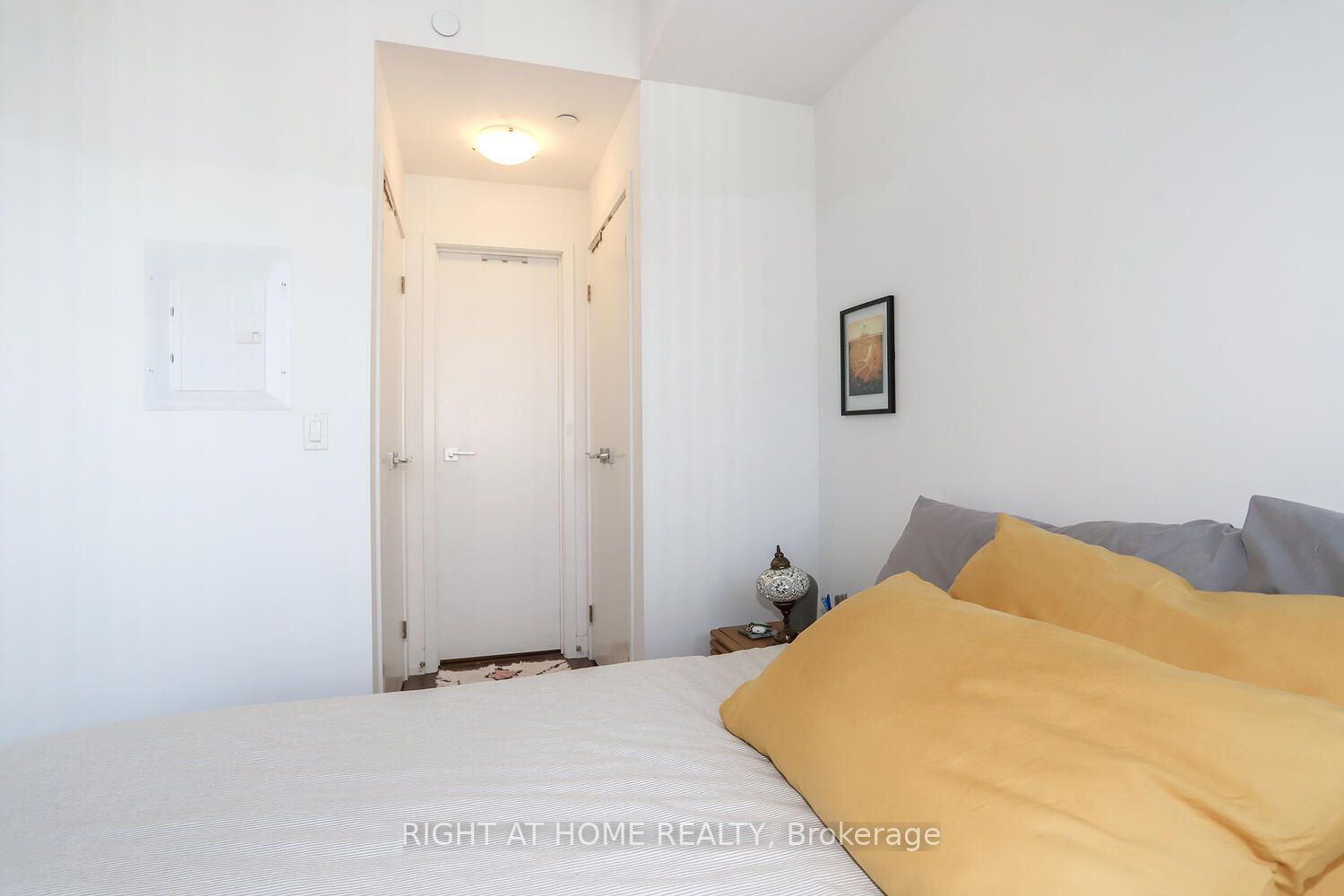 89 Dunfield Ave E 04 Property Photo 15