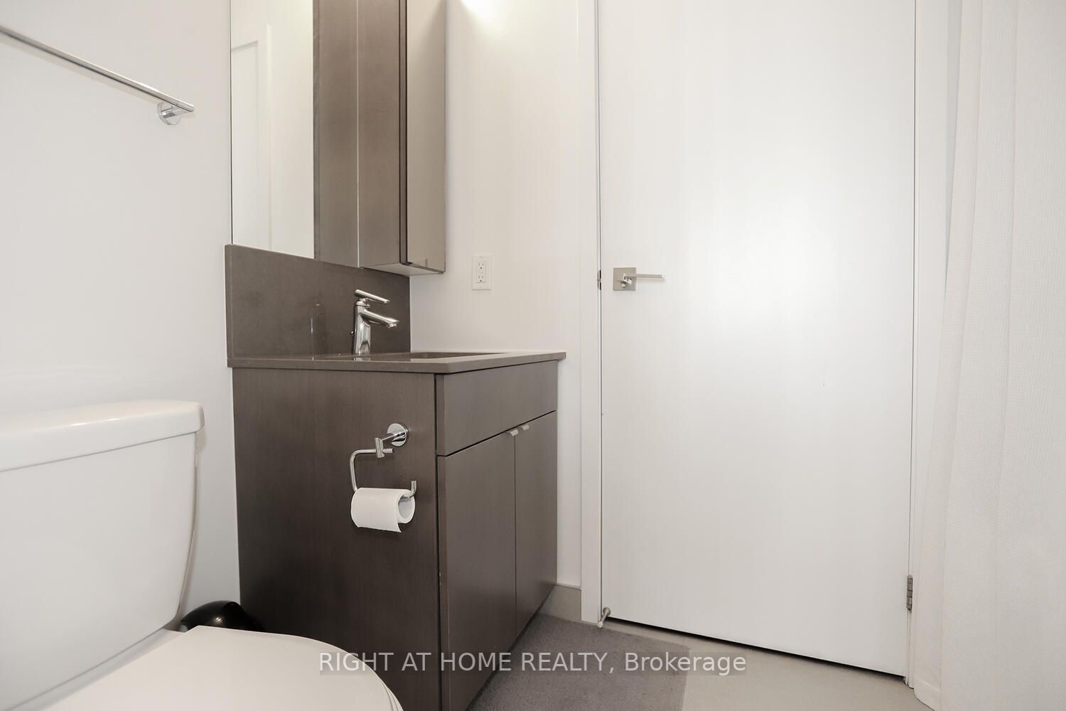 89 Dunfield Ave E 04 Property Photo 16