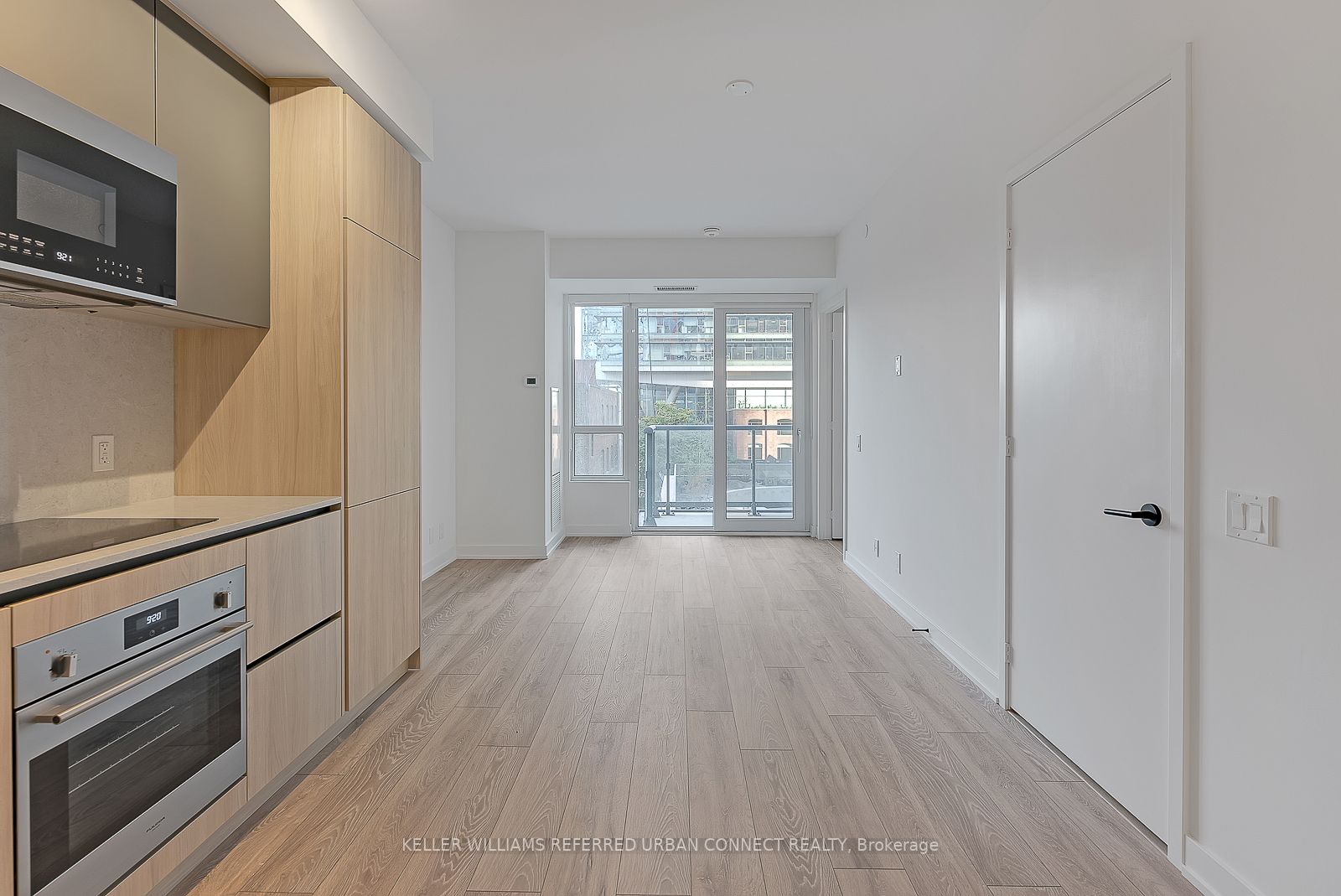 108 Peter St Property Photo 3