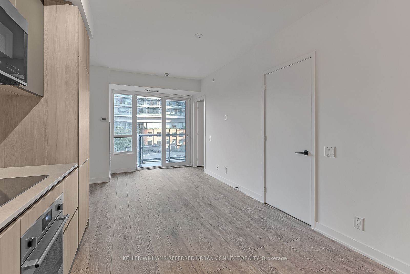 108 Peter St Property Photo 5