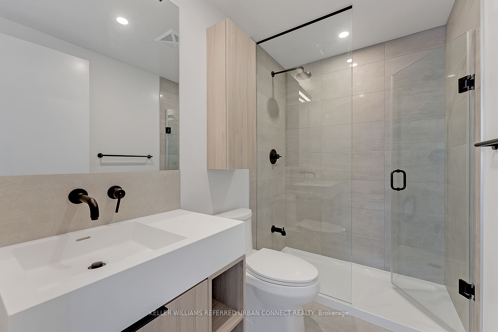 108 Peter St Property Photo 14