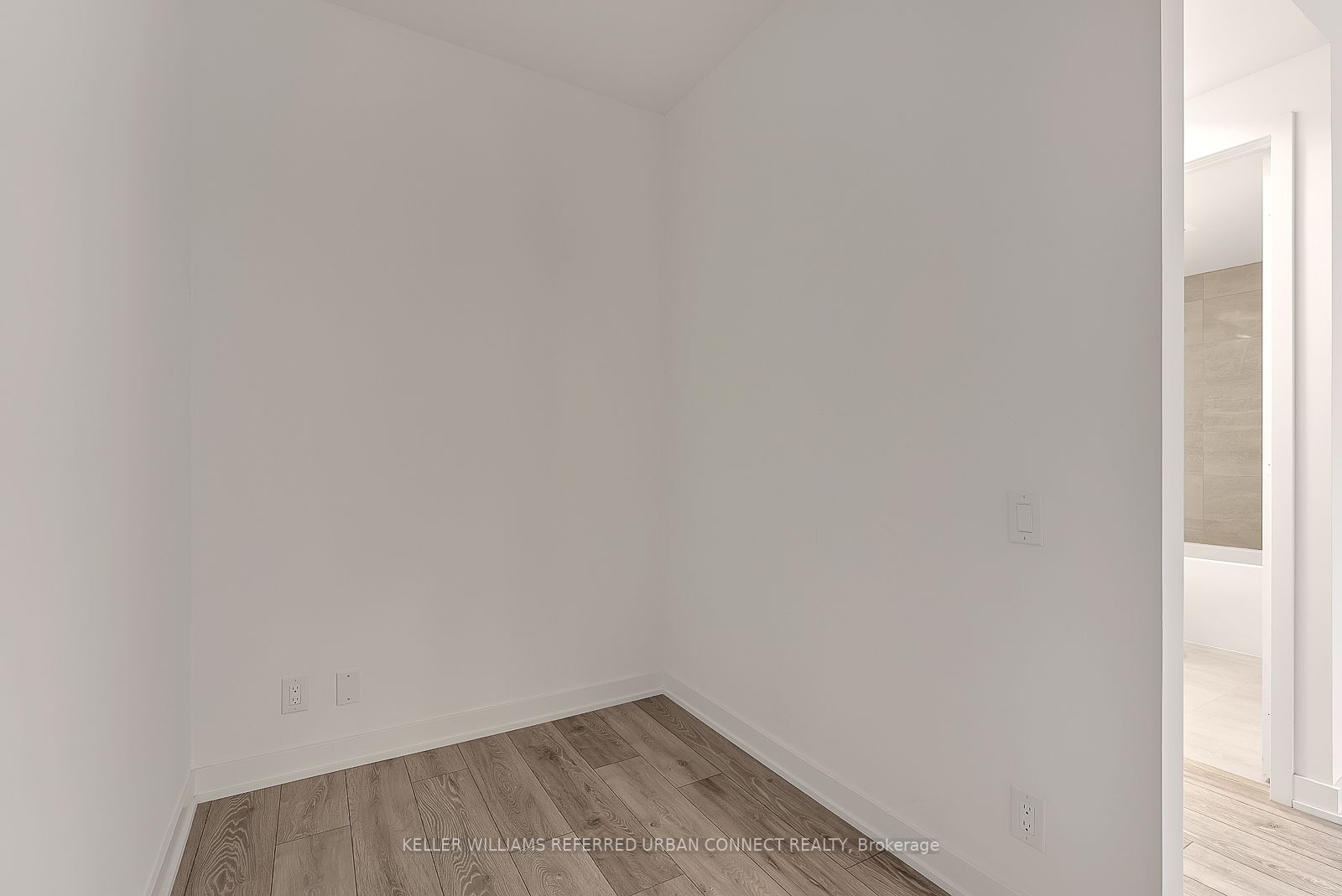 108 Peter St Property Photo 17