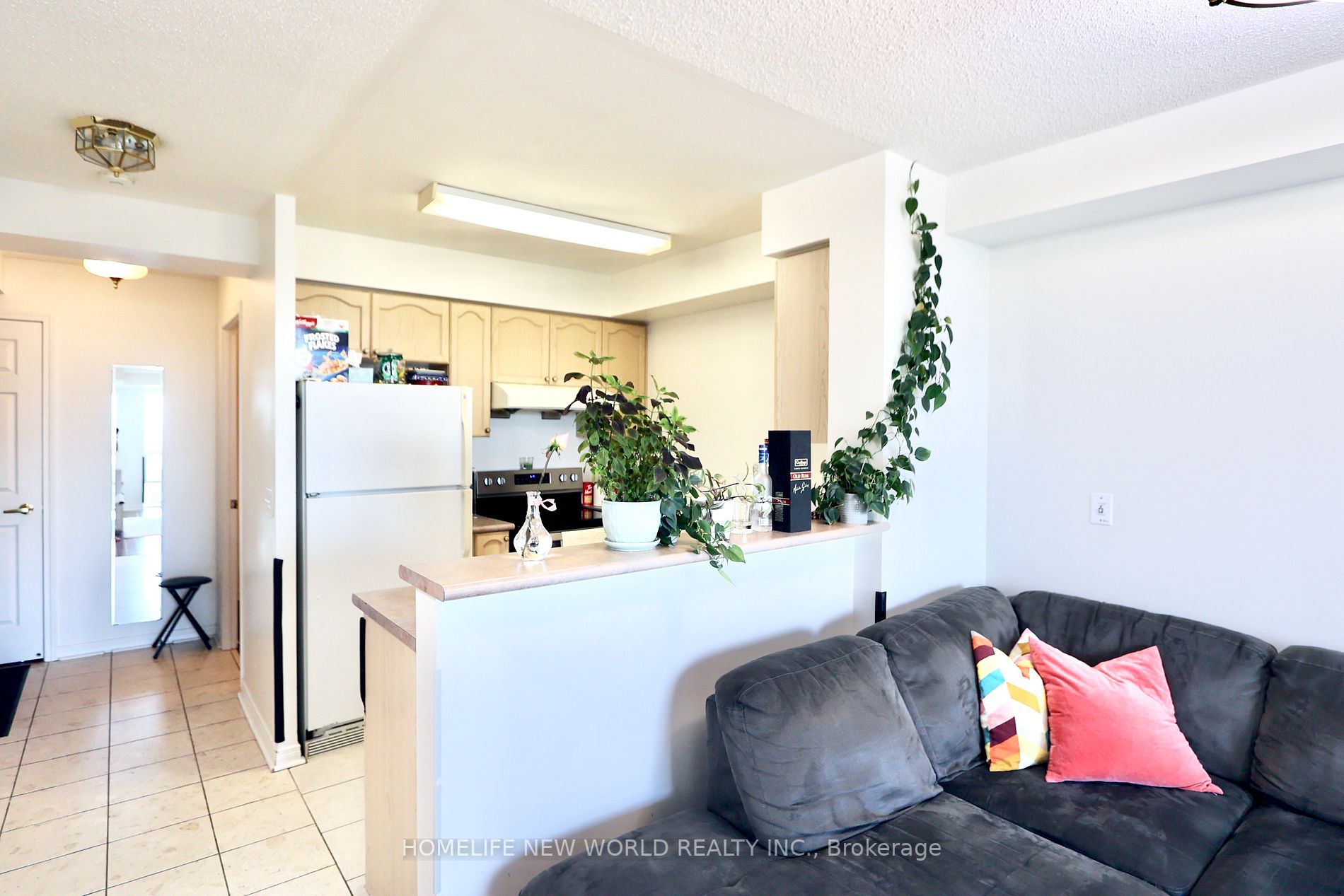 28 Olive Ave Property Photo 7