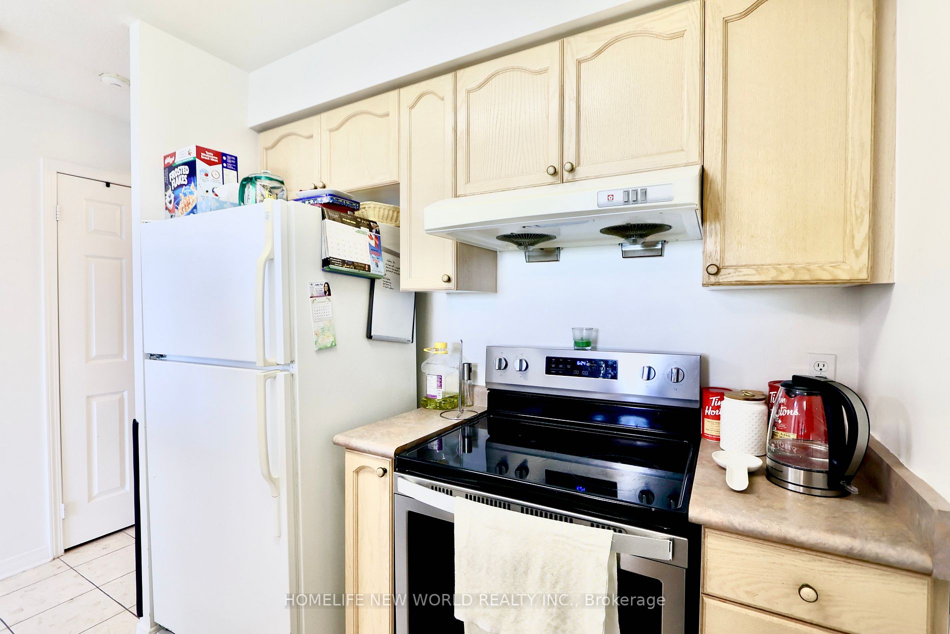 28 Olive Ave Property Photo 9