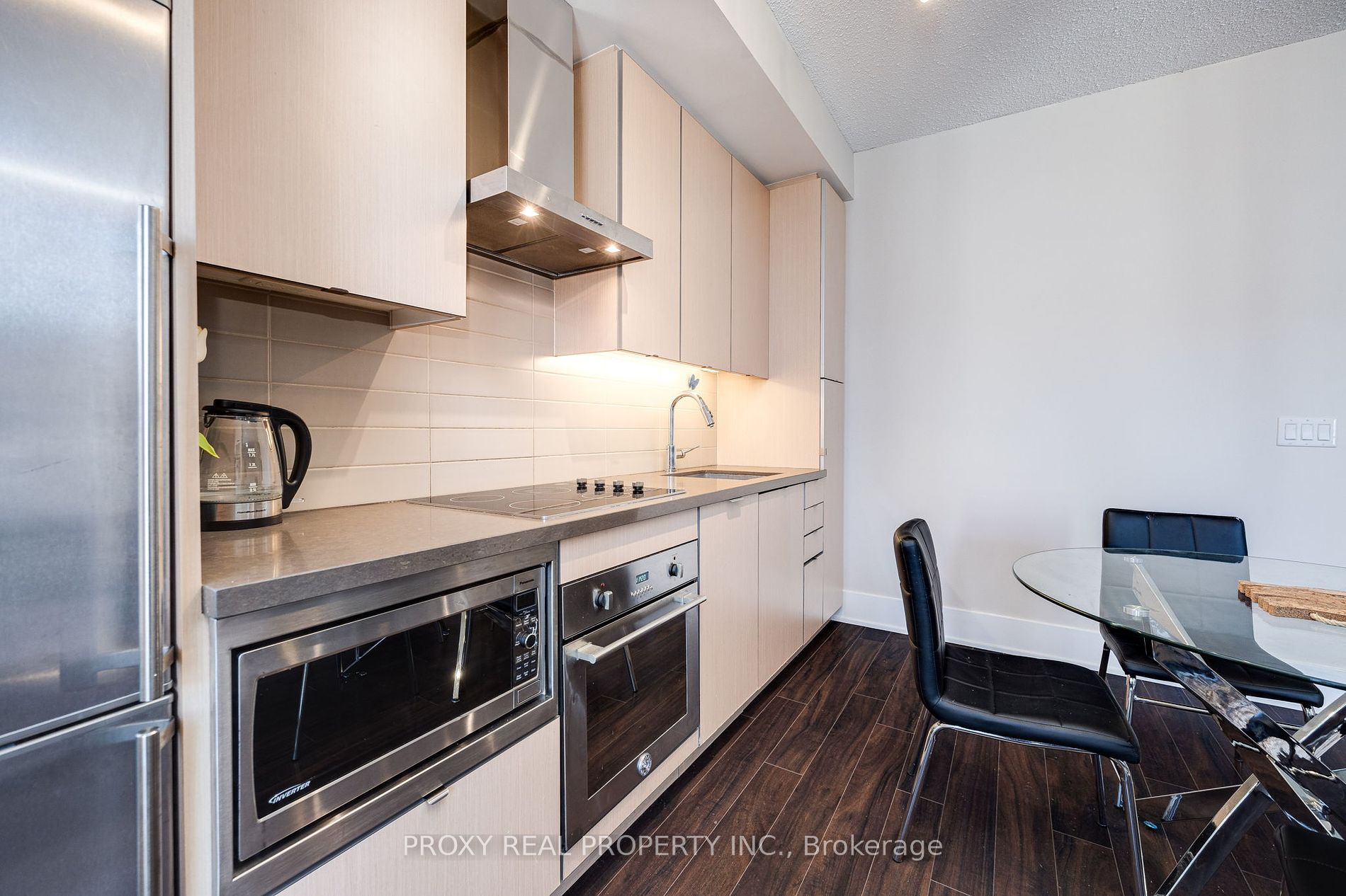 300 Front St W 5 Property Photo 14