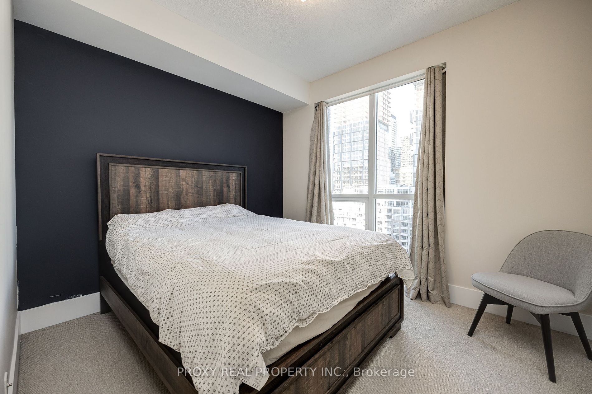 300 Front St W 5 Property Photo 15