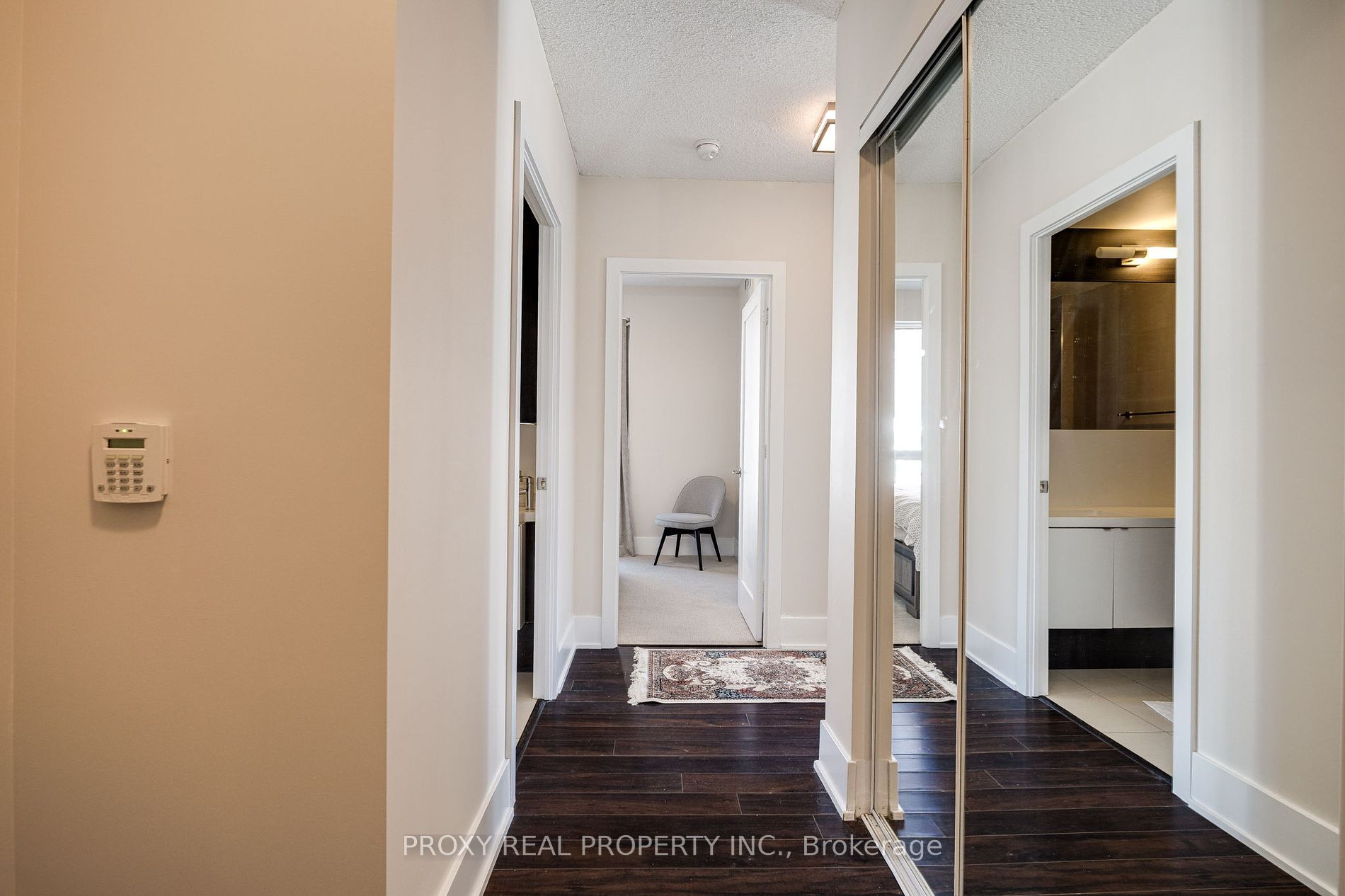 300 Front St W 5 Property Photo 17