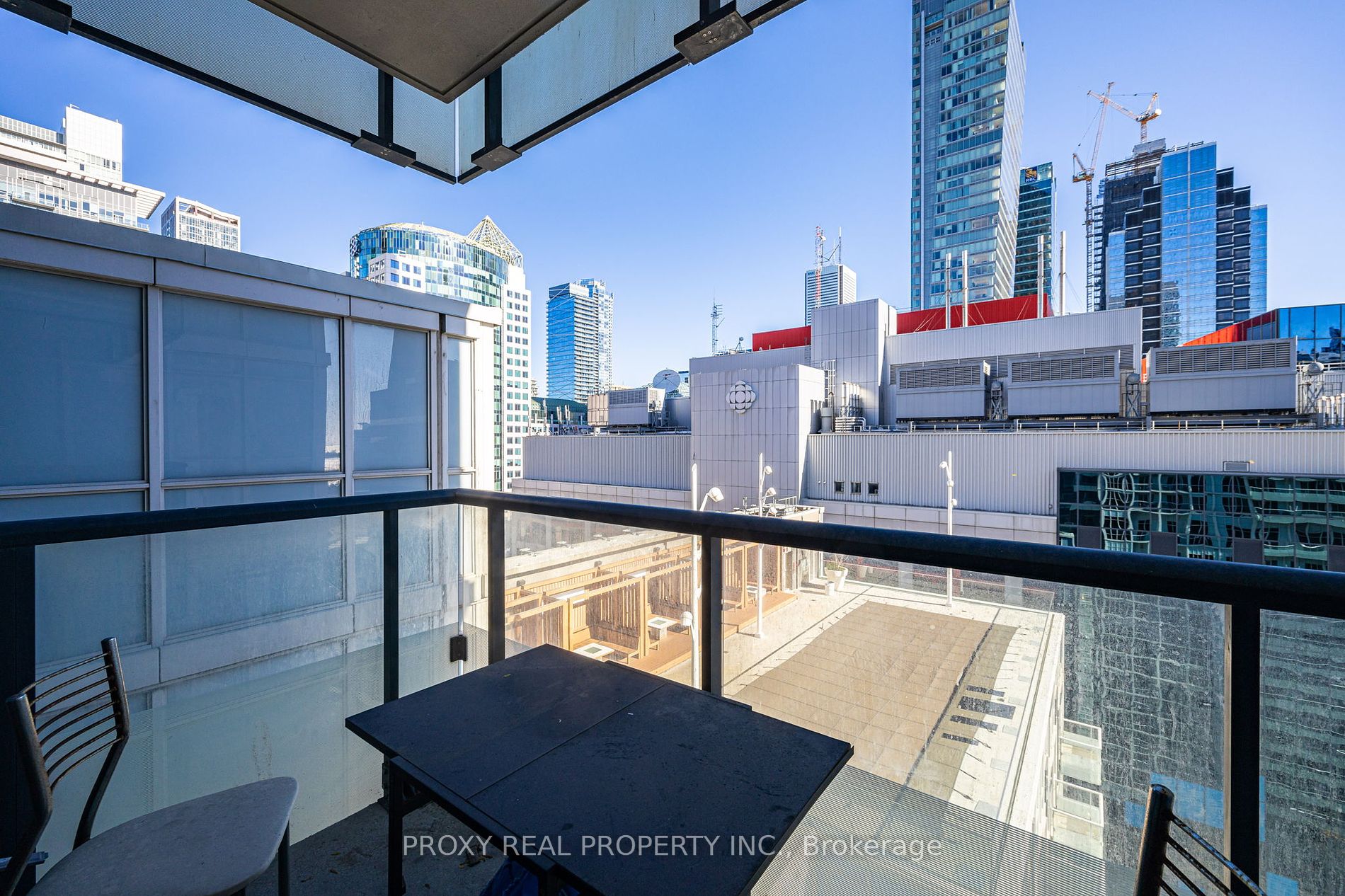 300 Front St W 5 Property Photo 22