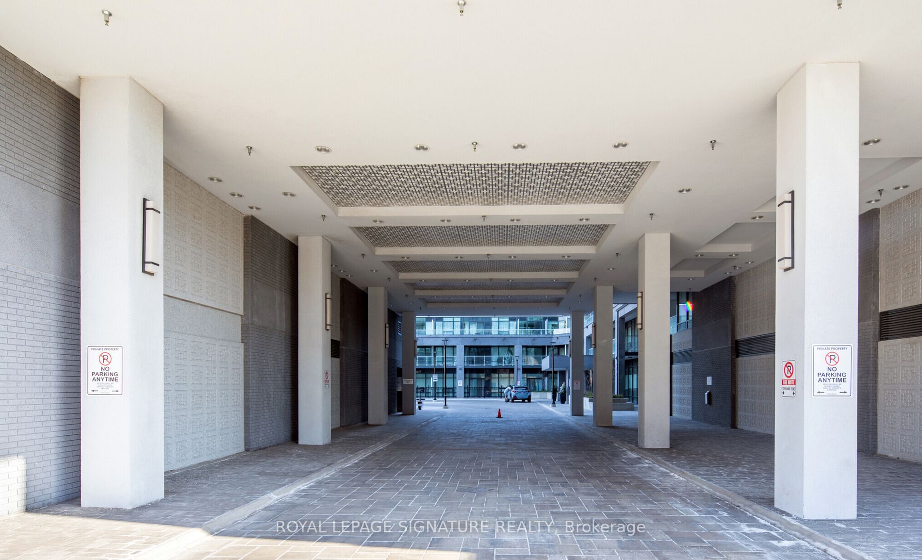 621 Sheppard Ave E Property Photo 3