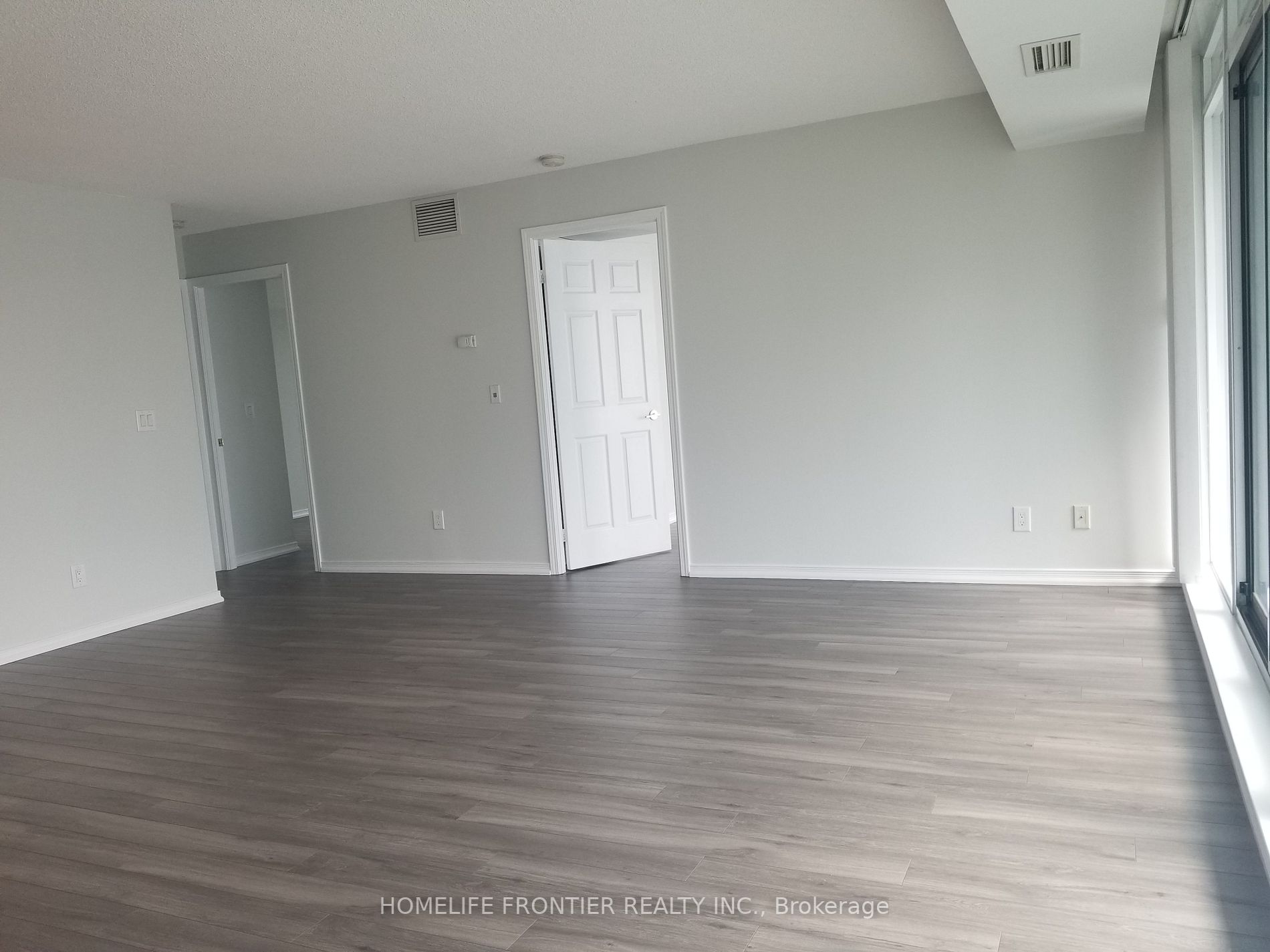 5508 Yonge St 02 Property Photo 1
