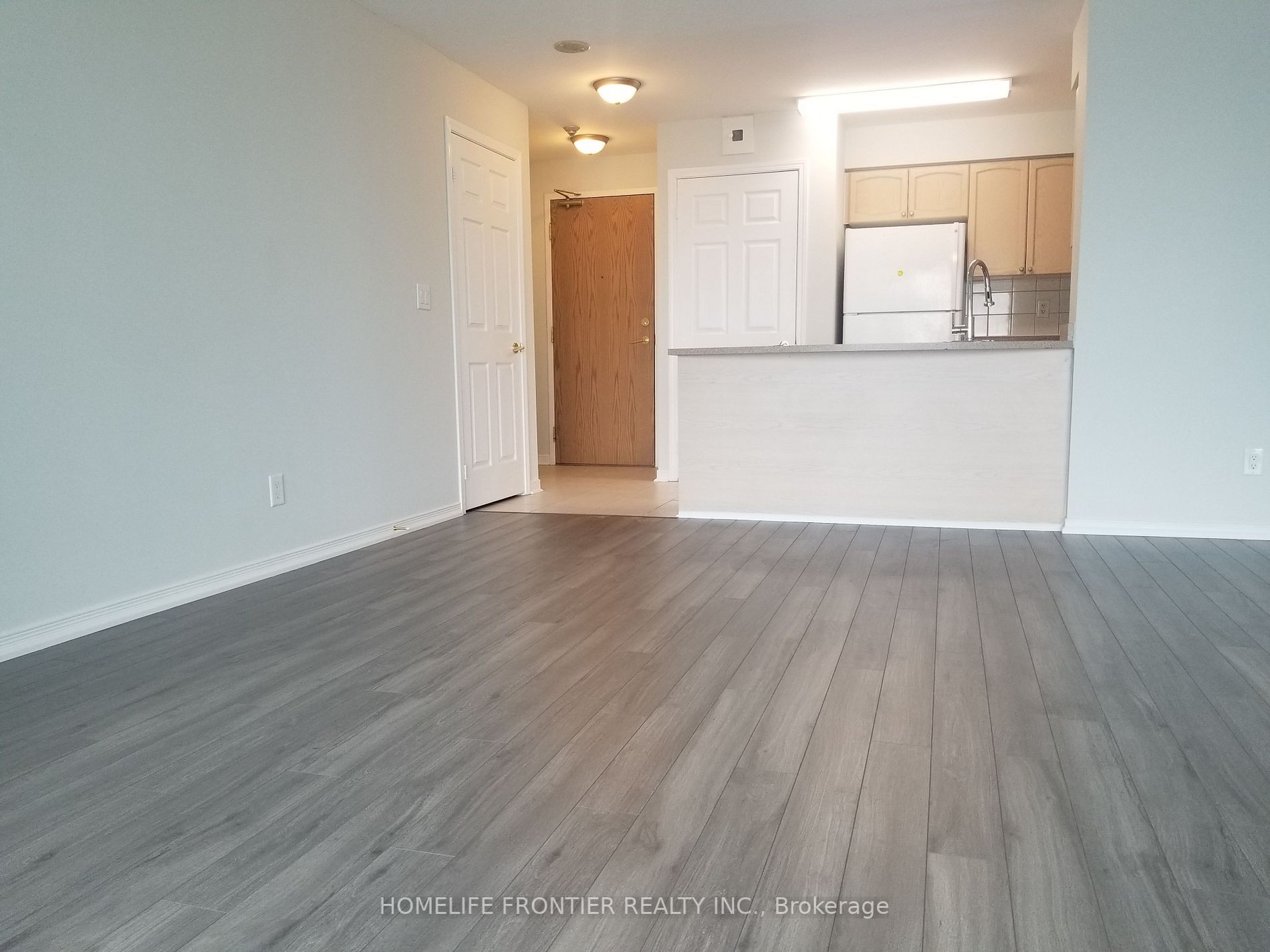 5508 Yonge St 02 Property Photo 3