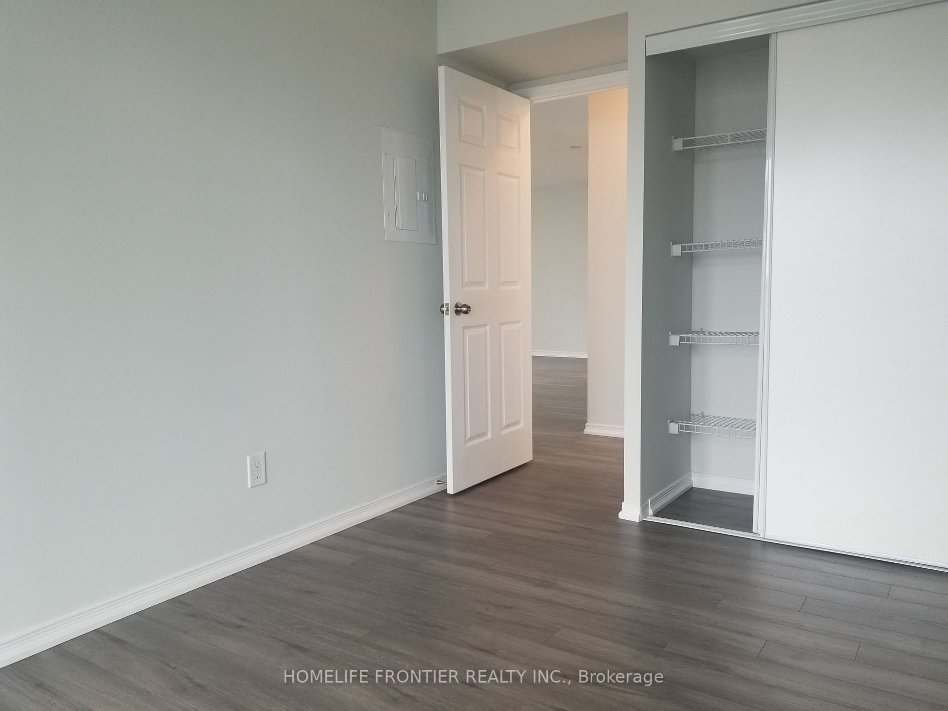 5508 Yonge St 02 Property Photo 7