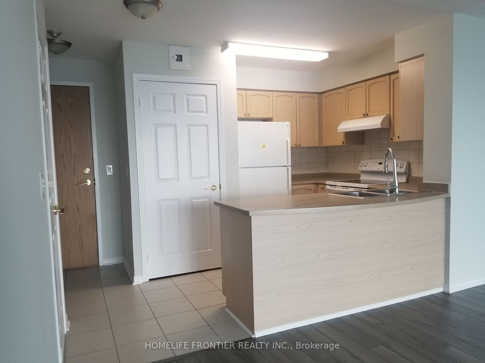 5508 Yonge St 02 Property Photo 8