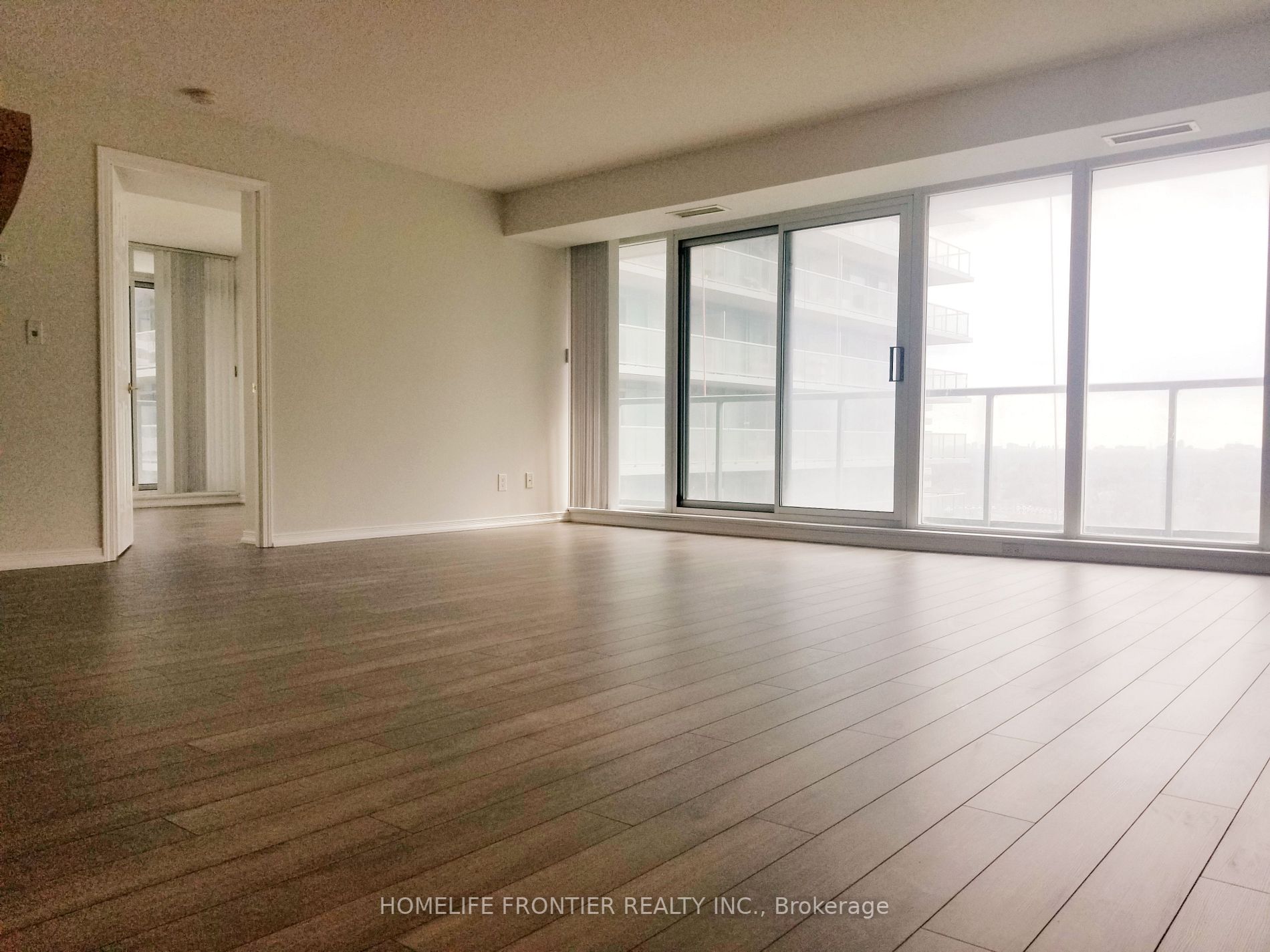 5508 Yonge St 02 Property Photo 14