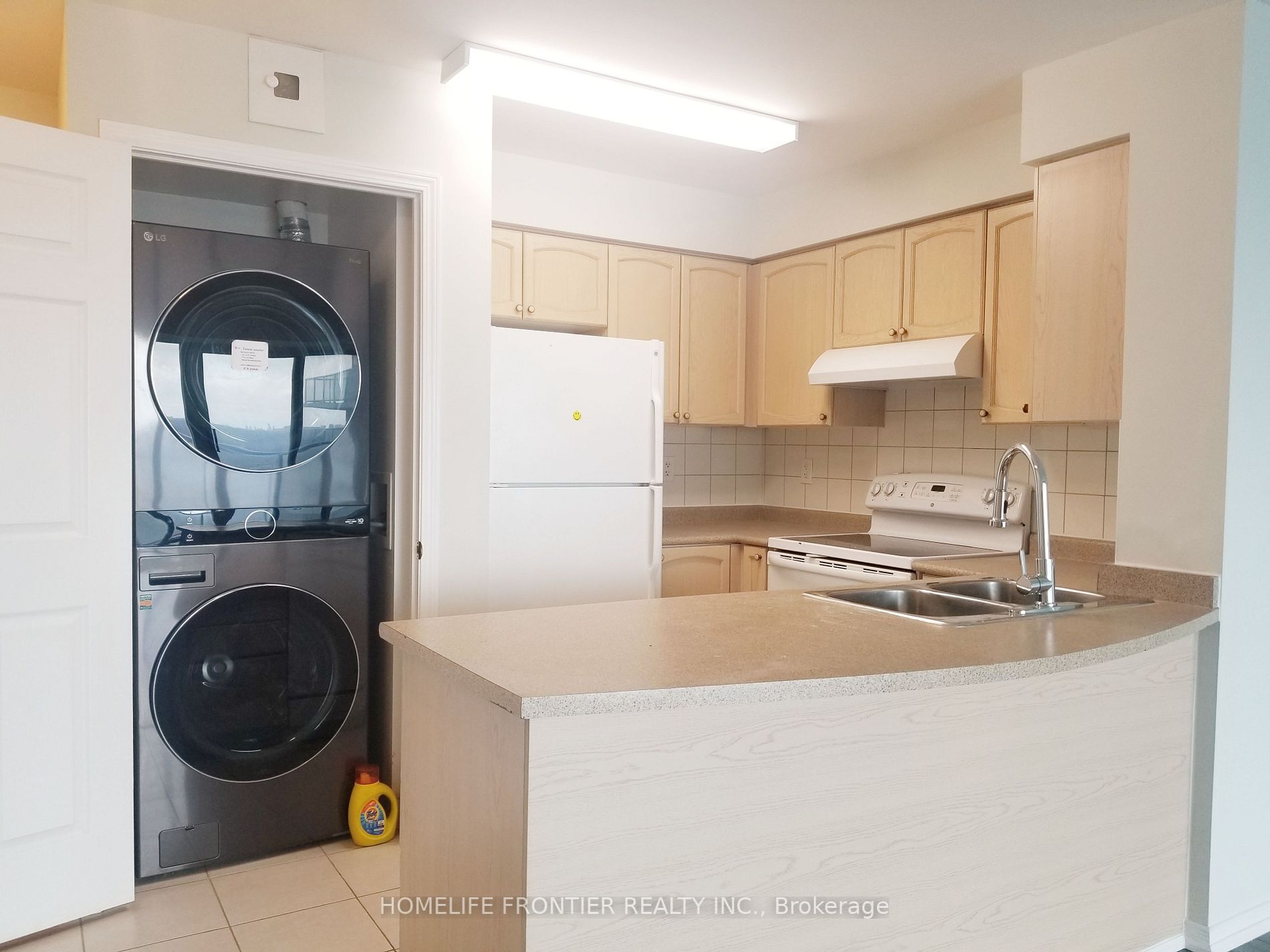 5508 Yonge St 02 Property Photo 16