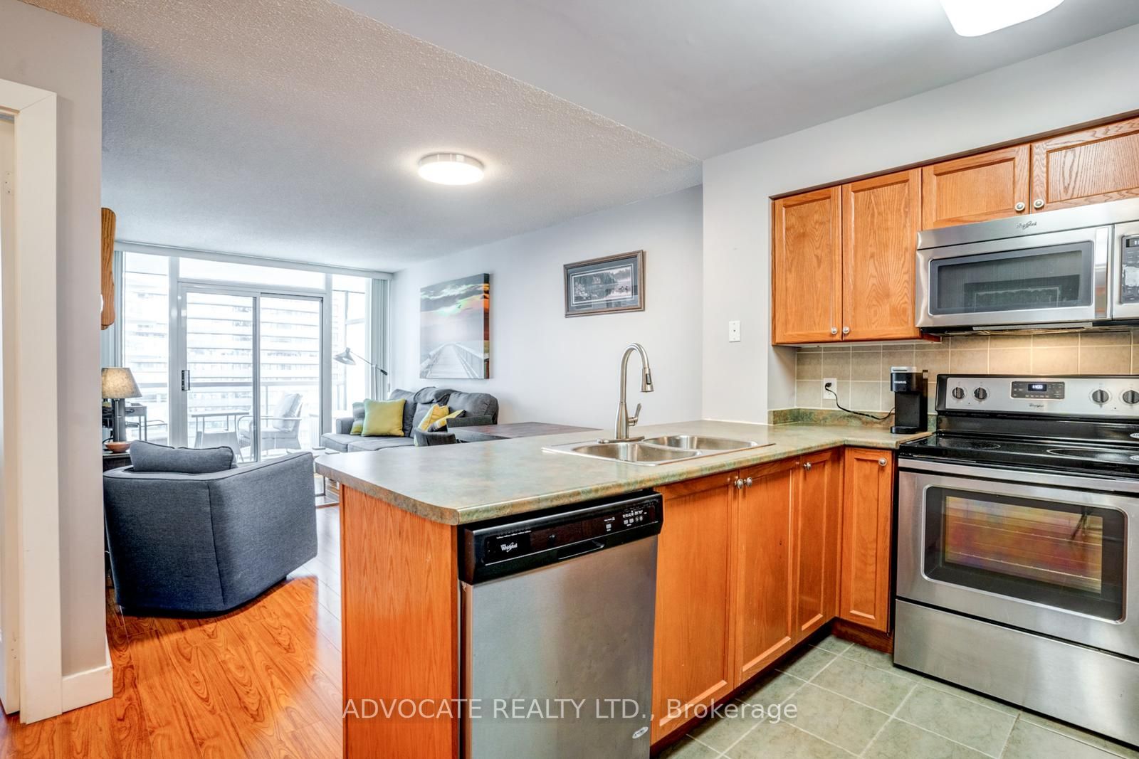 51 Lower Simcoe St 4 Property Photo 3
