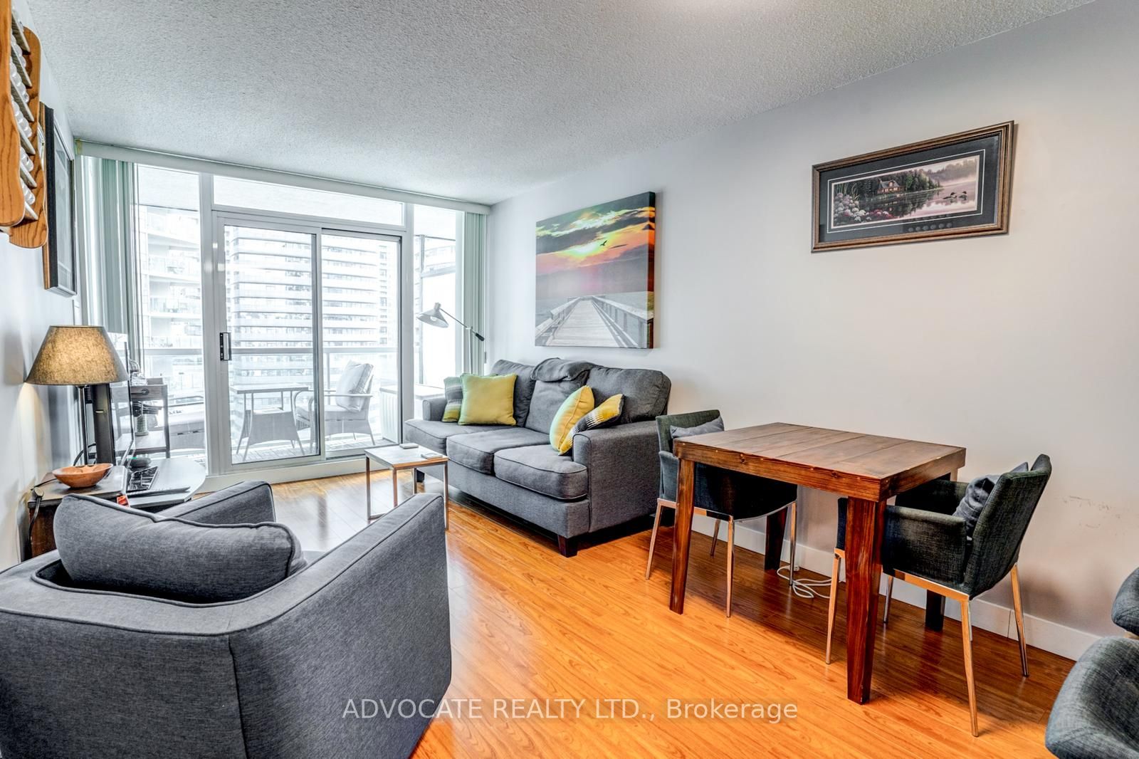 51 Lower Simcoe St 4 Property Photo 4