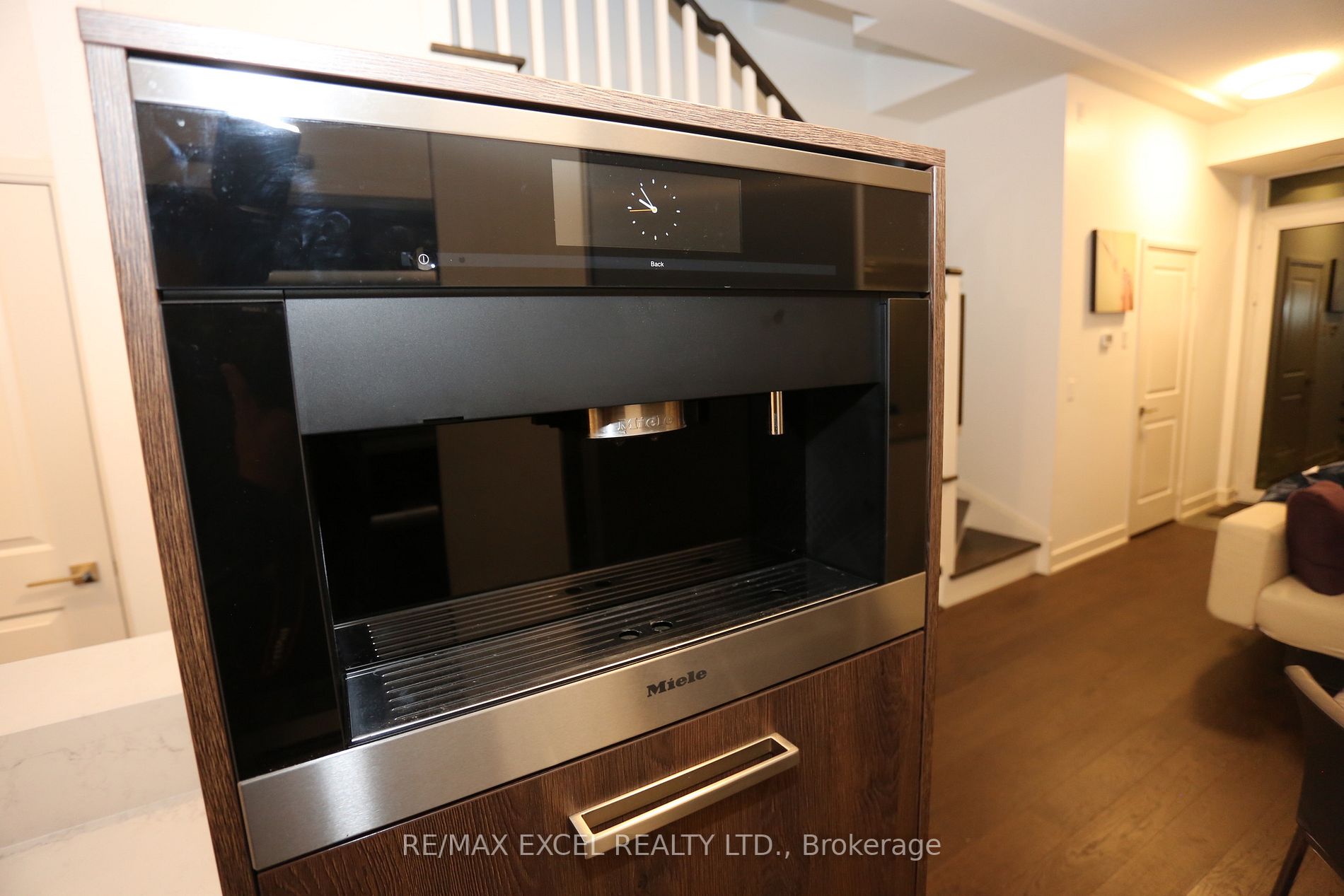 88 Sheppard Ave E Th12 Property Photo 7