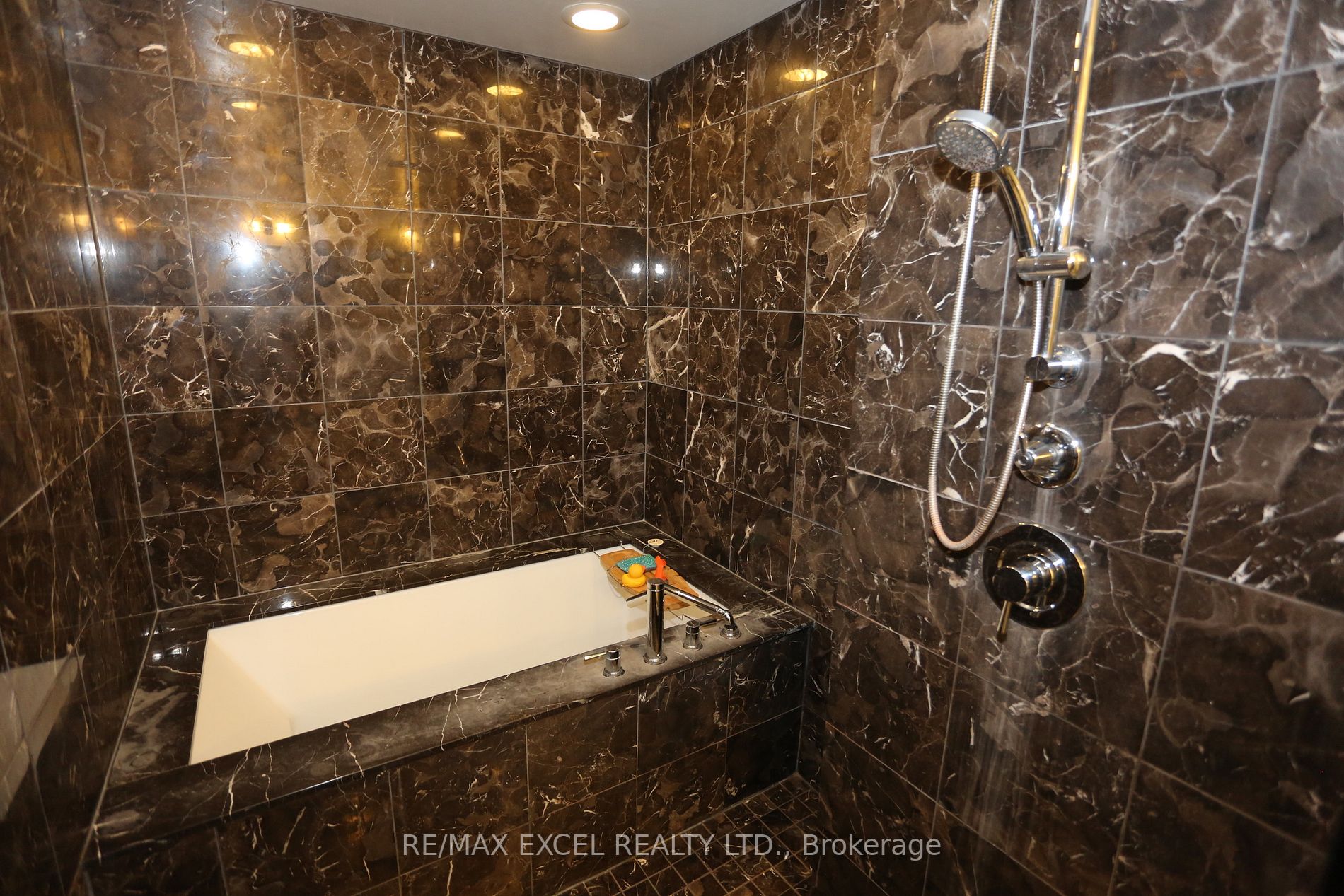 88 Sheppard Ave E Th12 Property Photo 20