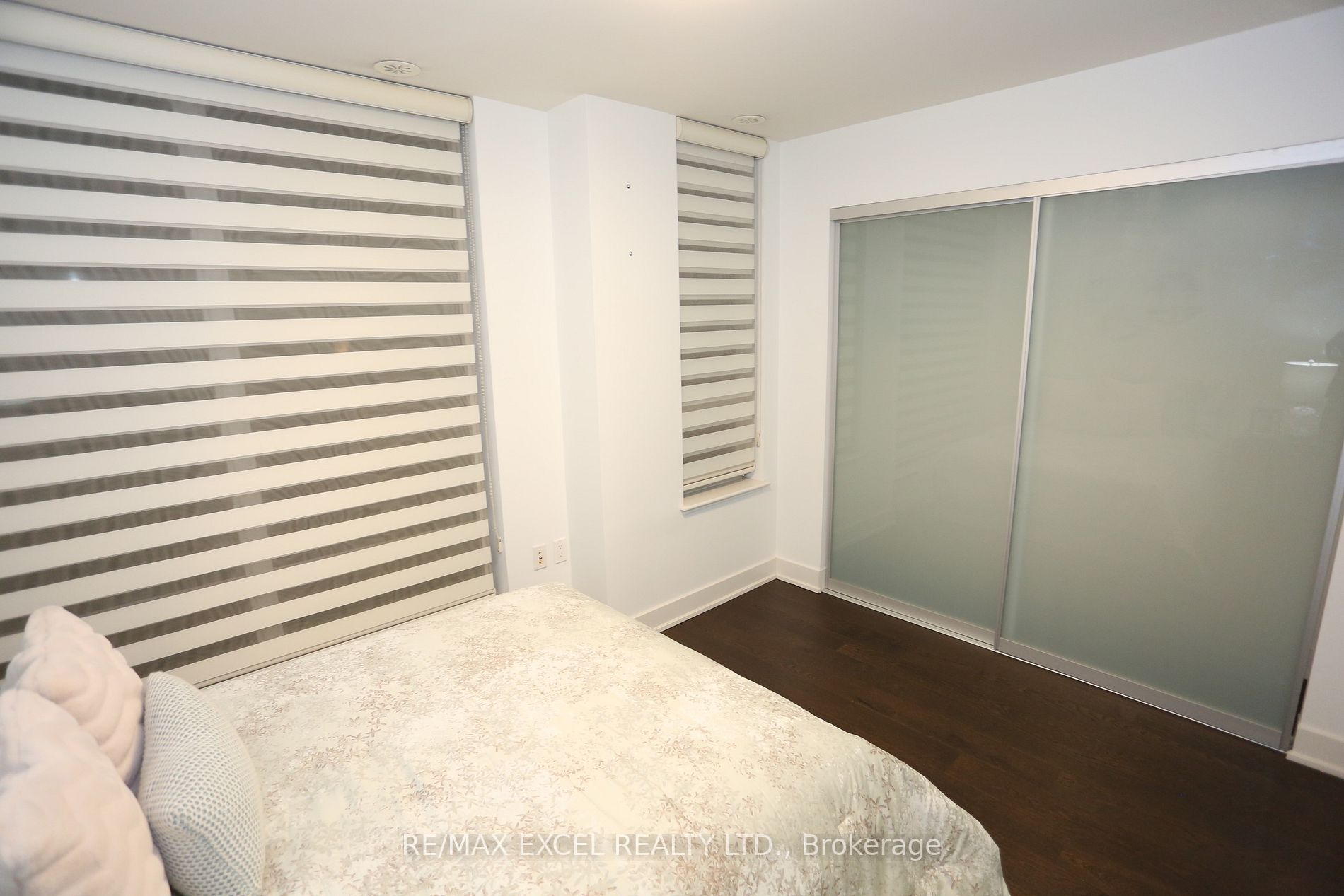 88 Sheppard Ave E Th12 Property Photo 27