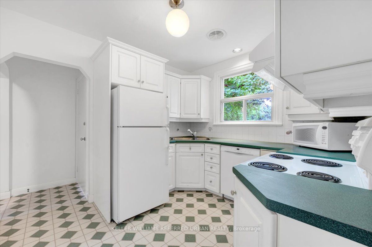 331 Burnett Ave Property Photo 5
