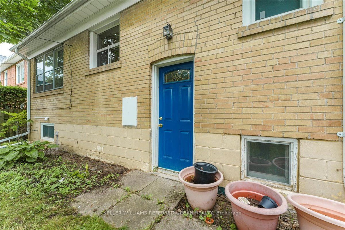 331 Burnett Ave Property Photo 12