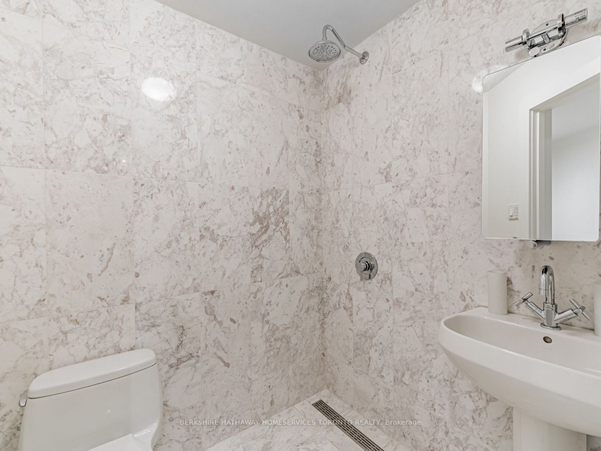 27 Macpherson Ave Property Photo 27
