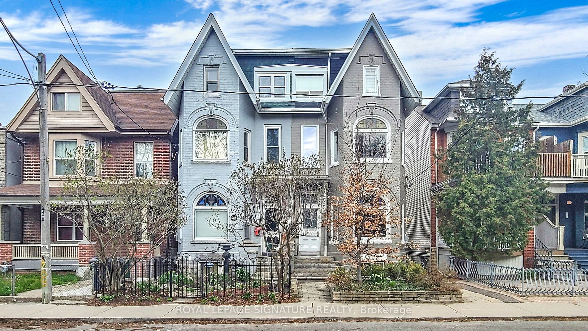 250 Major St Property Photo 1