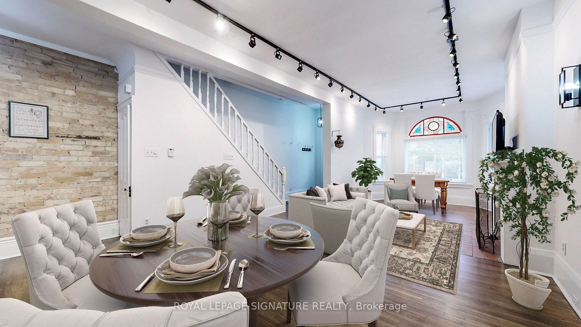 250 Major St Property Photo 2