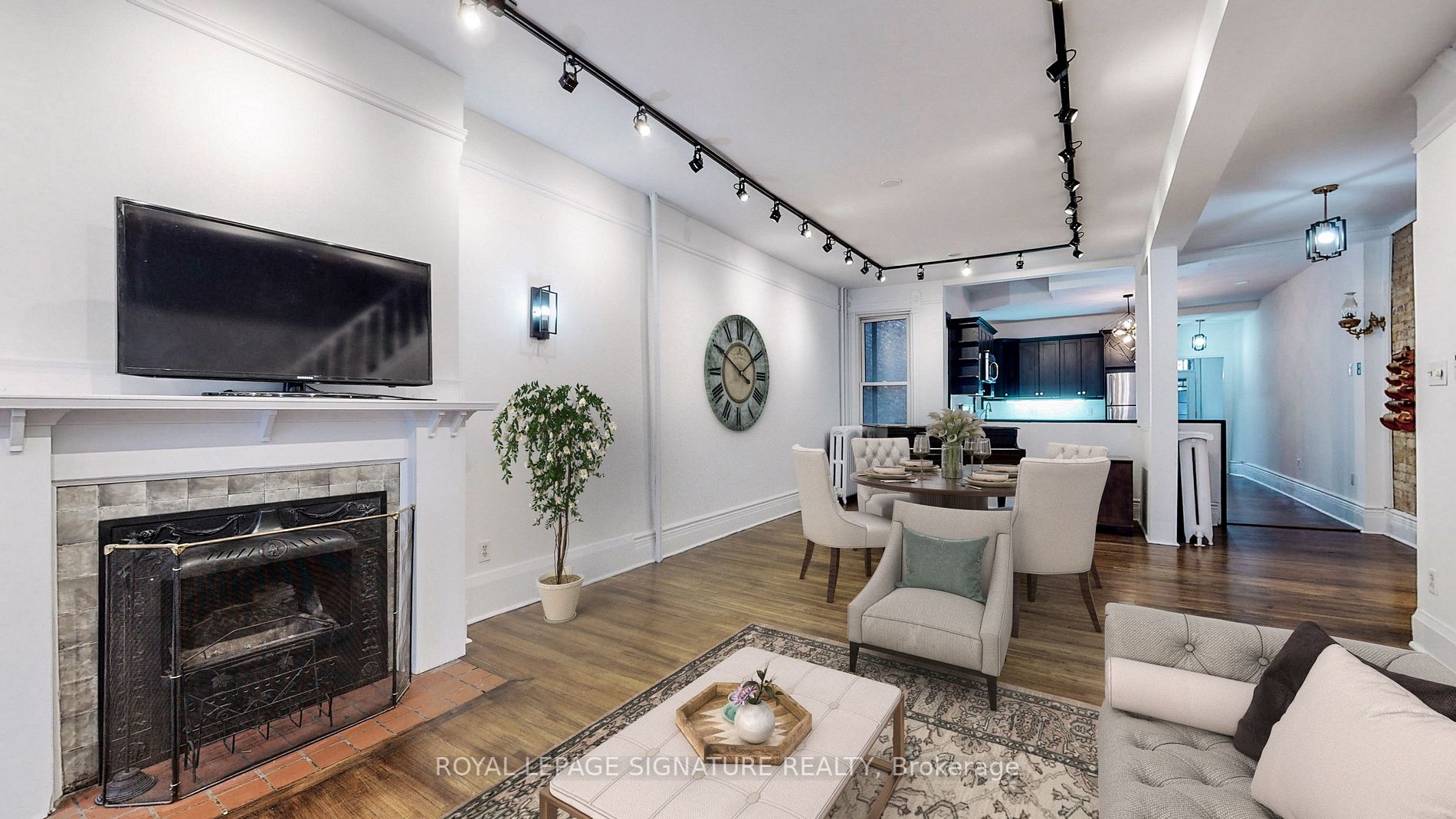 250 Major St Property Photo 3